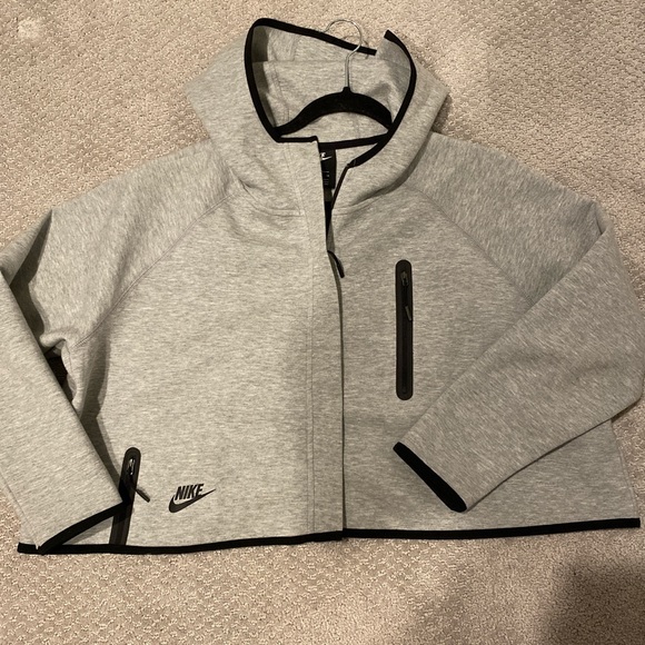 Nike tech jacket - Picture 1 of 4